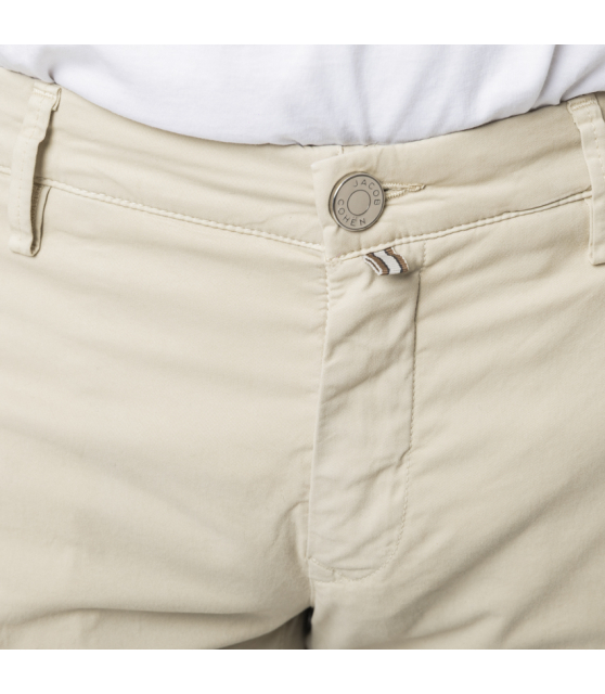 JACOB COHËN - Pantalon chino beige BOBBY en gabardine de coton