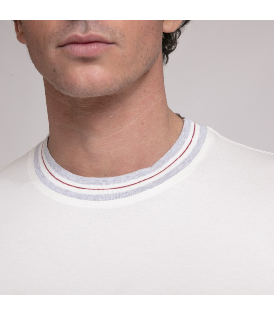 Brunello Cucinelli - T-shirt blanc ras-du-cou avec encolure et bordures manches à bandes colorées