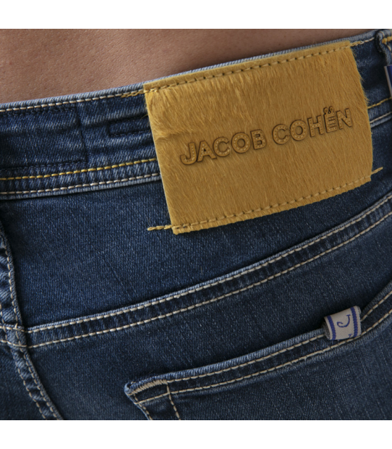 JACOB COHËN - Jeans bleu délavé à plaque jaune